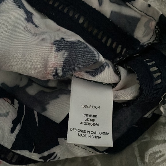 SHORT ROMPER♥️♥️SIZE SMALL - Picture 6 of 7